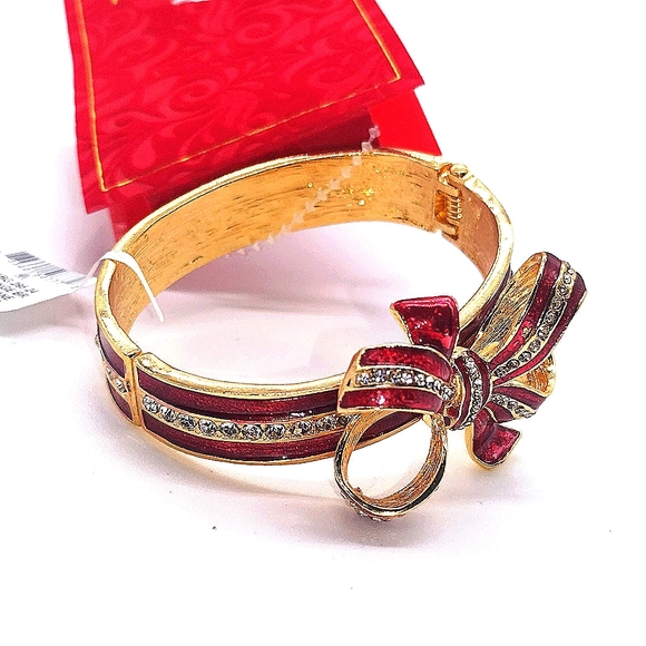 50% off! MACY'S Holiday Lane Pave Red Gold Bow Cubic Zirconia CZ Bangle Bracelet - Picture 3 of 4